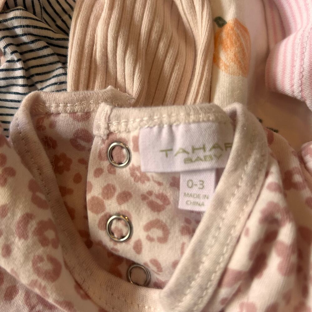 Lot of 25 Baby Girls Clothes NB 0-3m 3-6m Carters Gerber Cloud Island Tahari - Picture 6 of 9